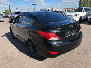 2013 Hyundai Solaris I, чёрный, 610000 рублей, вид 3