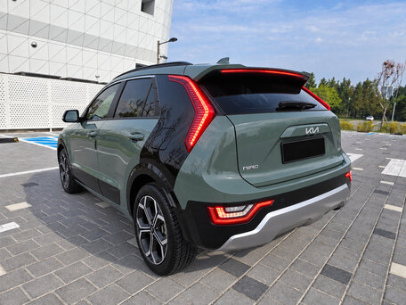 2023 Kia Niro II, зелёный, 1760000 рублей, вид 3