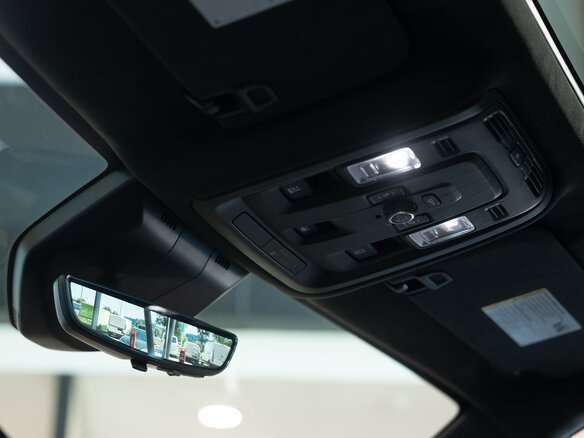 2026 Cadillac Escalade V Рестайлинг, чёрный, 23700000 рублей - вид 10