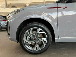 2025 Hongqi HS3, серый, 3269000 рублей, вид 5
