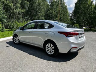 2017 Hyundai Solaris II, серебристый, 1140000 рублей, вид 4