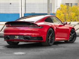 2021 Porsche 911 Carrera 4S VIII (992), красный, 14200000 рублей, вид 5