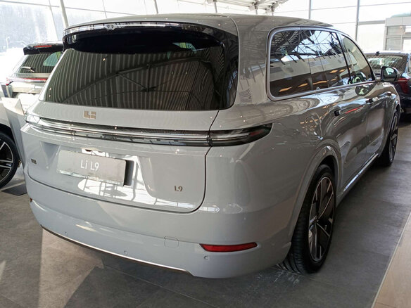 2025 Li Auto (Lixiang) L9 52.3 kWh I Рестайлинг, серый, 11990000 рублей - вид 3