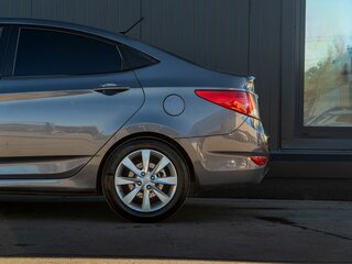 2011 Hyundai Solaris I, серый, 630000 рублей, вид 4