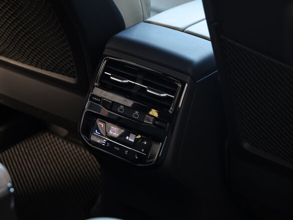 2023 Audi Q6 50 TFSI, чёрный, 6299777 рублей - вид 21