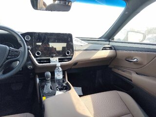 2025 Lexus ES 200 VII Рестайлинг 2, белый, 5190000 рублей, вид 4