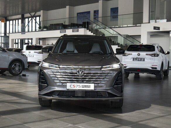 2024 Changan CS75 Plus III, серый, 2900000 рублей - вид 1