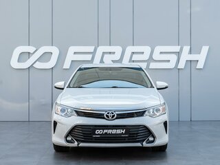 2016 Toyota Camry VII (XV50) Рестайлинг, белый, 2155000 рублей, вид 3