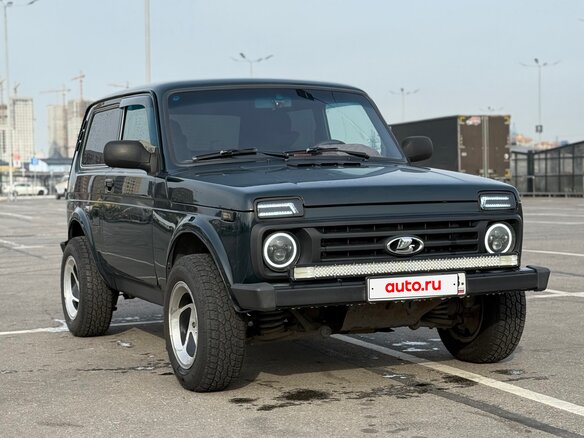 2016 Lada (ВАЗ) 2121 (4x4) I Рестайлинг, зелёный, 700000 рублей - вид 1