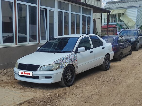2000 Mitsubishi Lancer Cedia IX, белый, 230000 рублей - вид 2