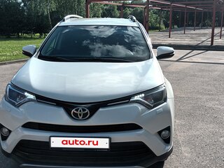 2017 Toyota RAV4 IV (XA40) Рестайлинг, белый, 2230000 рублей, вид 2