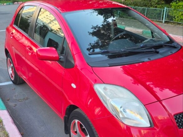 2008 Toyota Yaris Multimode II, красный, 510000 рублей - вид 2