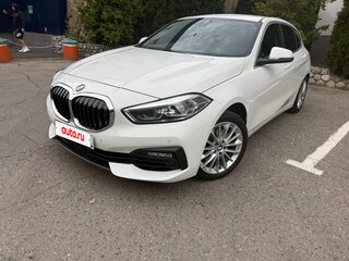 2022 BMW 1 серии 118i III (F40), белый, 1790000 рублей, вид 1