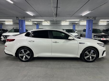 2019 Kia Optima IV Рестайлинг, белый, 1875000 рублей, вид 4