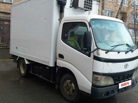 2002 Toyota Dyna, белый, 1500000 рублей, вид 2