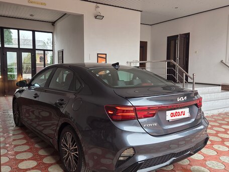 2023 Kia Forte III Рестайлинг, серый, 1950000 рублей, вид 2
