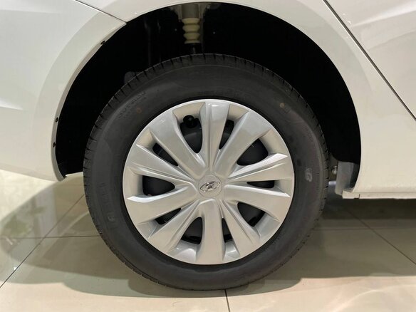 2026 Lada (ВАЗ) Vesta SW I Рестайлинг (NG), белый, 1815000 рублей - вид 6
