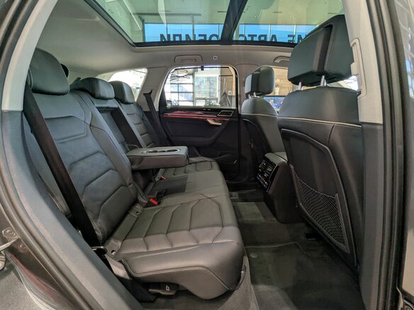 2026 Volkswagen Touareg III Рестайлинг, серый, 12490000 рублей - вид 28