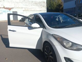 2012 Hyundai Avante V, белый, 650000 рублей, вид 3