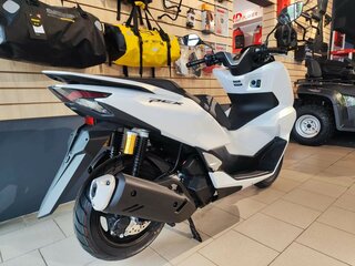 2026 Honda PCX 160, белый, 499900 рублей, вид 3
