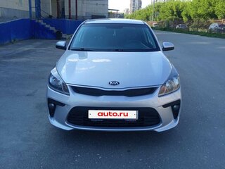 2017 Kia Rio IV, серебристый, 880000 рублей, вид 1