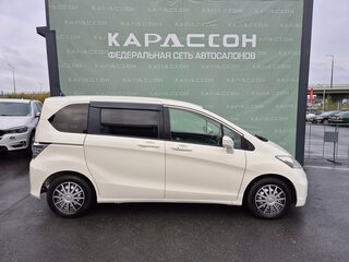 2011 Honda Freed I Рестайлинг, белый, 1050000 рублей, вид 4
