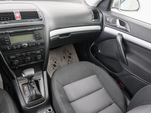 2008 Skoda Octavia II (A5), серебристый, 499000 рублей - вид 10