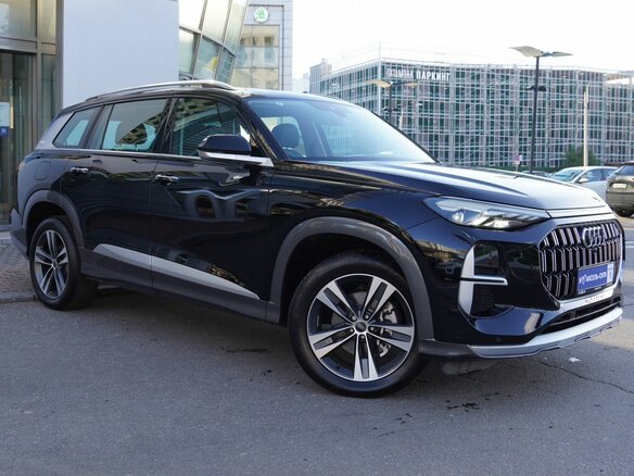 2026 Audi Q6 40 TFSI, чёрный, 7359000 рублей - вид 2