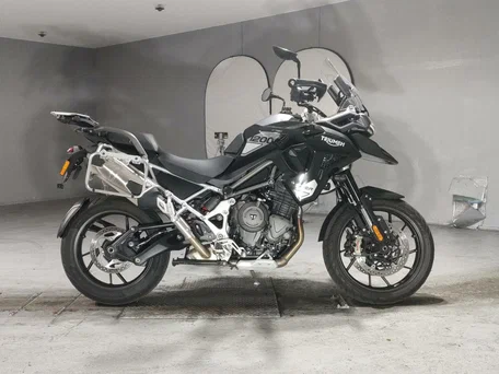 2023 Triumph Tiger 1200, чёрный, 1549000 рублей, вид 2
