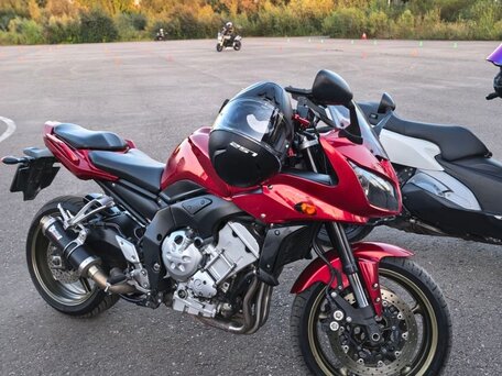 2010 Yamaha FZ1, красный, 640000 рублей, вид 3