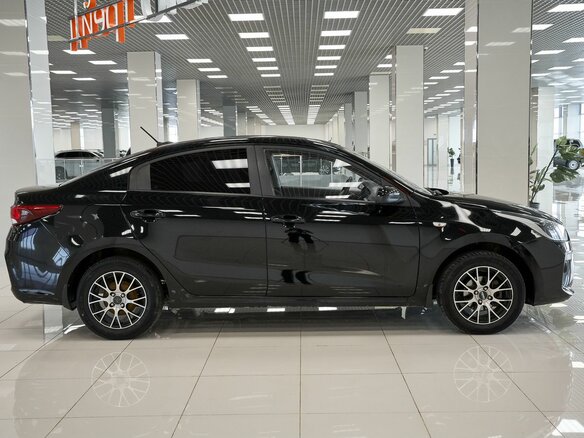 2018 Kia Rio IV, чёрный, 1100000 рублей - вид 4