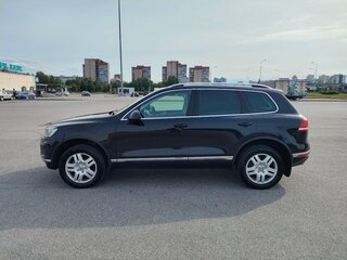 2015 Volkswagen Touareg II Рестайлинг, чёрный, 2550000 рублей, вид 4