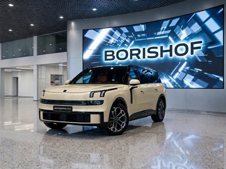 Lynk & Co 900