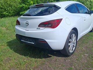 2014 Opel Astra GTC J Рестайлинг, белый, 850000 рублей, вид 5
