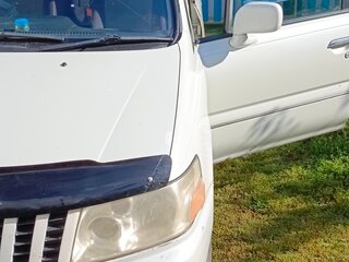1999 Nissan Bassara, белый, 420000 рублей, вид 1