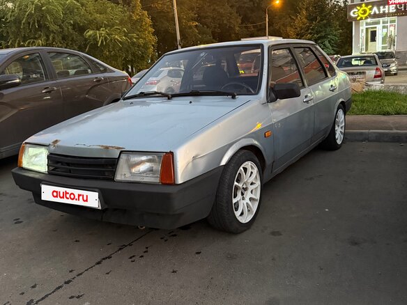 2001 Lada (ВАЗ) 21099, серебристый, 150000 рублей