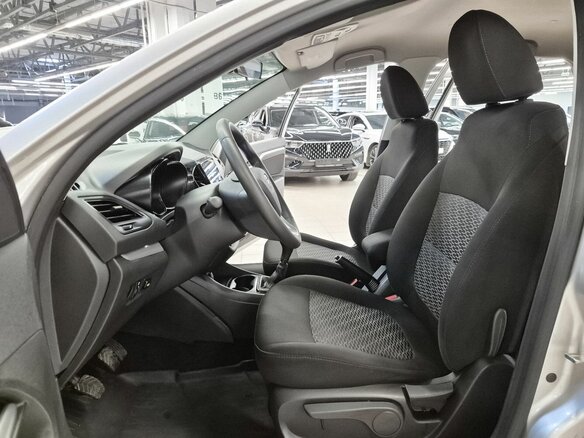 2018 Lada (ВАЗ) Vesta SW I, серебристый, 919000 рублей - вид 14
