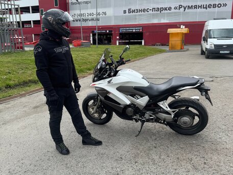 2014 Honda VFR 800X (Crossrunner), белый, 700000 рублей, вид 2