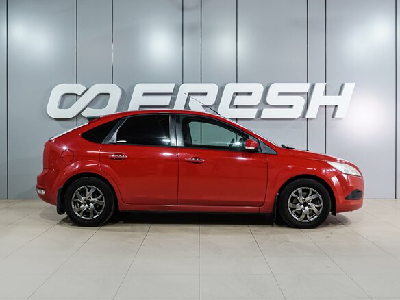 2010 Ford Focus II Рестайлинг, красный - вид 4