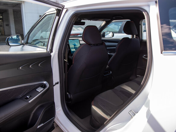 2025 Geely Cityray, белый, 3219990 рублей - вид 30