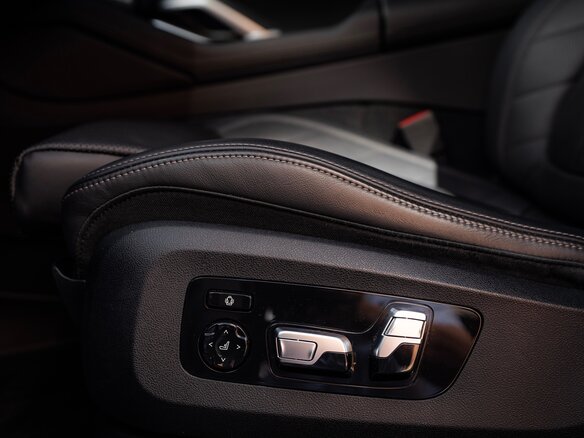 2023 BMW X6 40i III (G06) Рестайлинг, чёрный, 10999000 рублей - вид 31