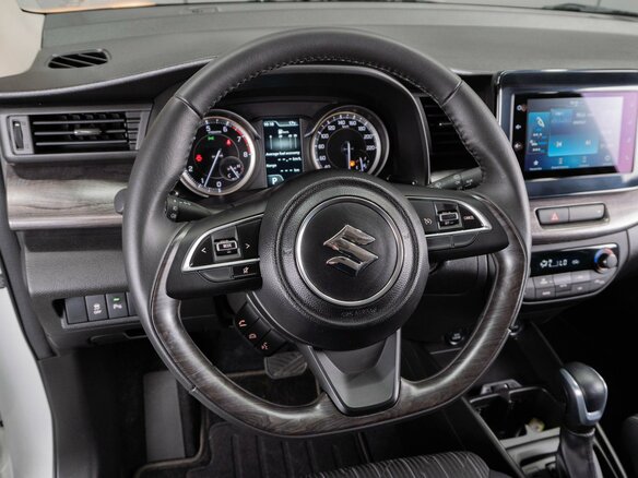 2022 Suzuki Ertiga II Рестайлинг, белый, 2500000 рублей - вид 13