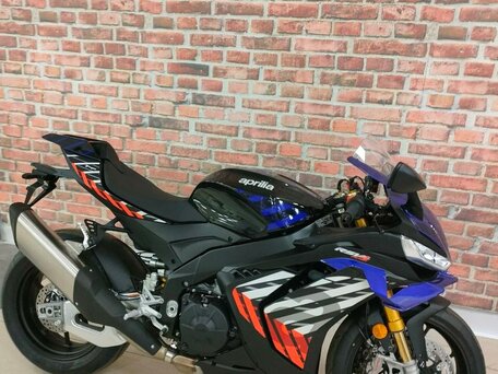 2026 Aprilia RSV4, чёрный, 2980000 рублей, вид 4