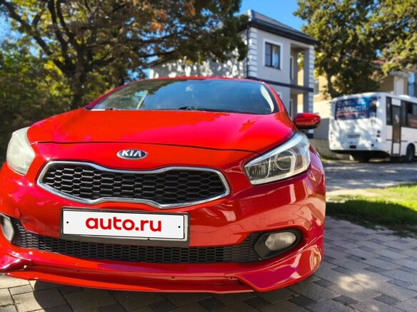 2015 Kia Ceed II, красный, 950000 рублей