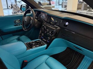 2023 Rolls-Royce Cullinan Black Badge I (Series I), чёрный, 39900000 рублей, вид 5
