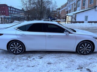 2020 Lexus ES 200 VII, белый, 4150000 рублей, вид 2