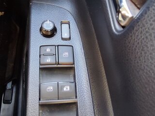 2018 Toyota Sienta II Рестайлинг, белый, 1350000 рублей, вид 3