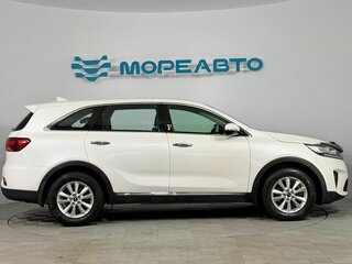 2019 Kia Sorento III Prime Рестайлинг, белый, 2650000 рублей, вид 4