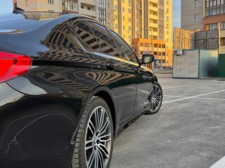 2019 BMW 5 серии 530d xDrive VII (G30/G31/G38), чёрный, 5000000 рублей, вид 4