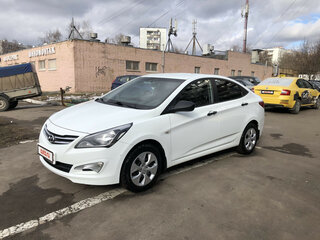 2015 Hyundai Solaris I Рестайлинг, белый, 870000 рублей, вид 1
